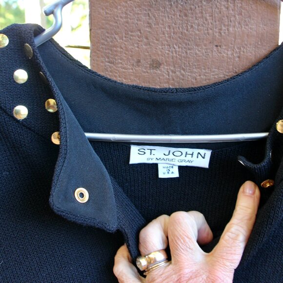 Beautiful St. John's ladies jacket/top-size 12. - Picture 3 of 7